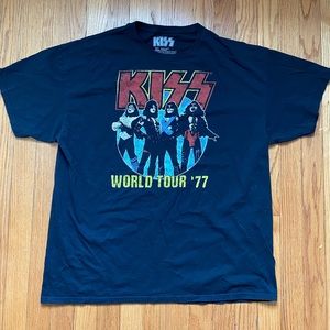 Size XL KISS ‘77 World Tour Graphic T-shirt.